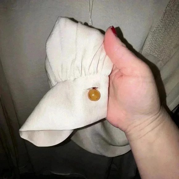 VINCE smocked chiffon blouse NEW size large - Picture 5 of 7